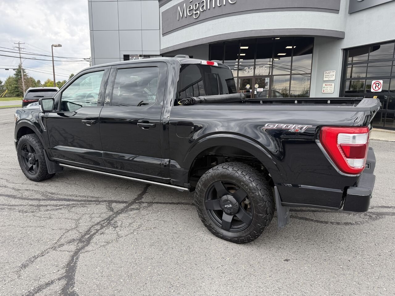 Ford F-150 2023 Noir Lac Mégantic - photo #2