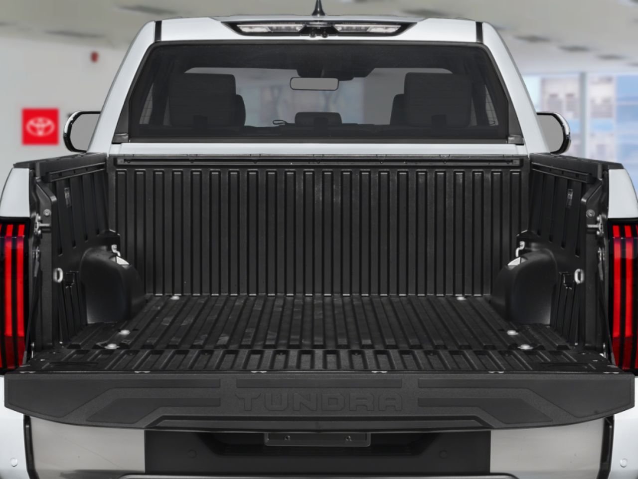 Toyota Tundra 2026 Gris magnétique métallisé Mont-Laurier - photo #9