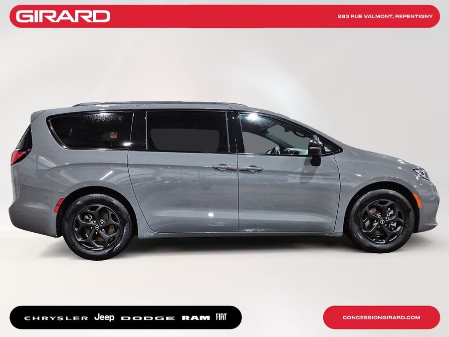 2025 CHRYSLER PACIFICA LIMITED STING GREY