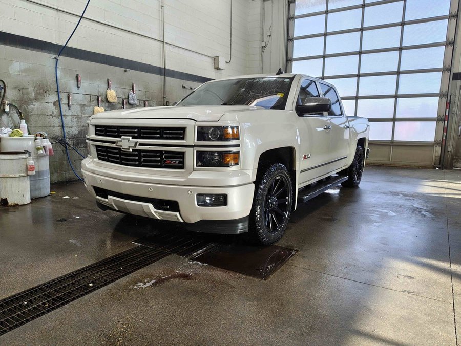 2015 Chevrolet Silverado 1500 LTZ Plus Custom Sport 5.3L Z71 | Aftermarket 20in Fuel Wheels White