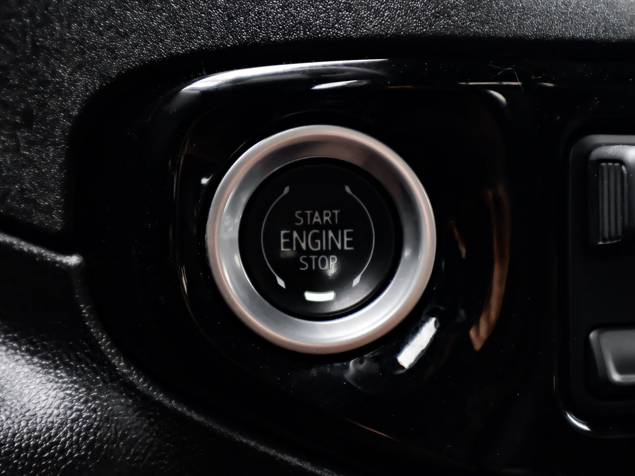2024 Chevrolet Silverado 1500 4WD Crew Cab 147 RST Black Sherwood Park - photo #23