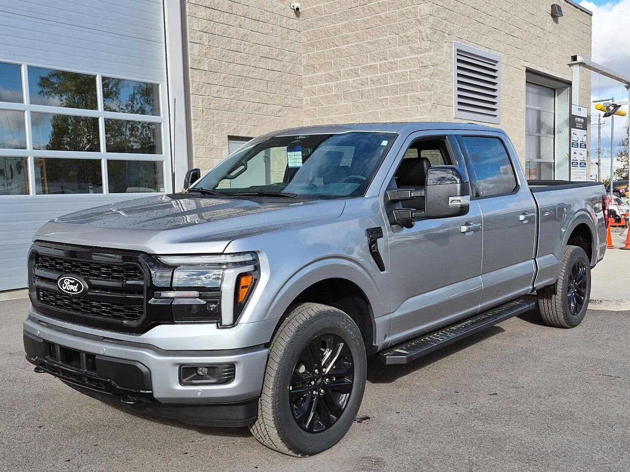 Ford F-150 2F406 | LARIAT 2026 Argent emblématique métallisé Saint-Jérôme - photo #1