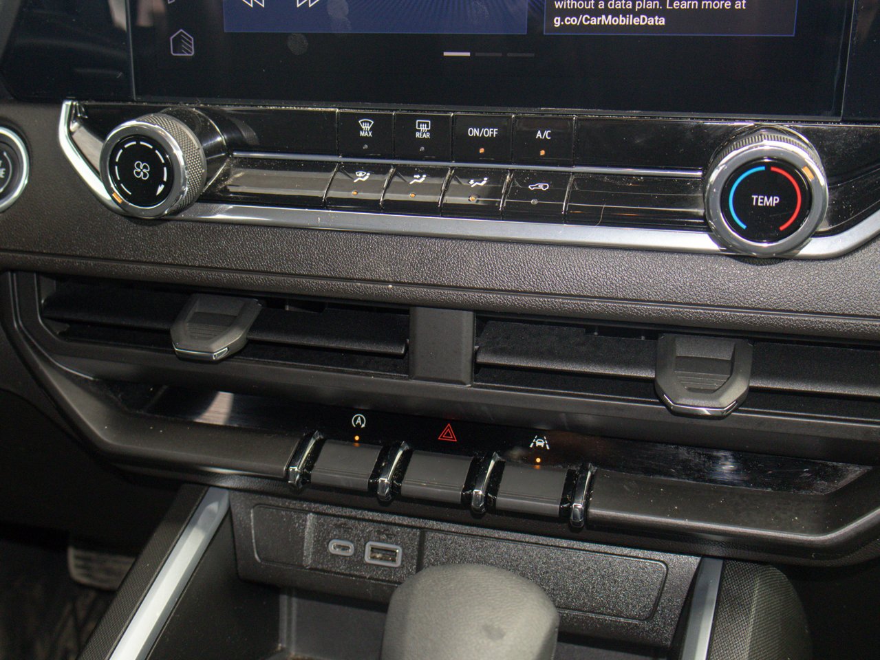 2023 Chevrolet Colorado 4WD Crew Cab Trail Boss White Sherwood Park - photo #29