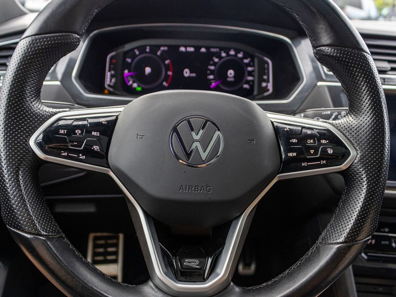 Volkswagen Tiguan Comfortline R-Line Black Edition 4MOTION 2022 Argent Châteauguay - photo #11