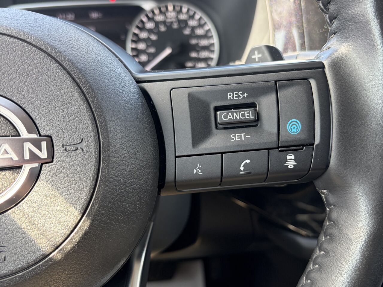 2024 NISSAN PATHFINDER SV SV 4RM Red Gatineau - photo #5