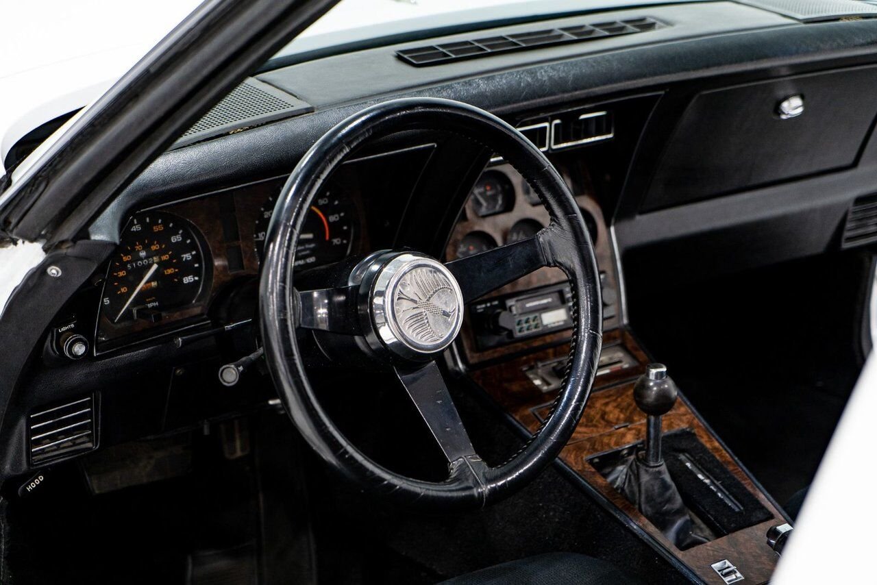 Phillips Motor Car Berlina Coupe Only 1 of 78 produced. Very rare | PRIX EN USD 1981 Blanc Montréal - photo #9