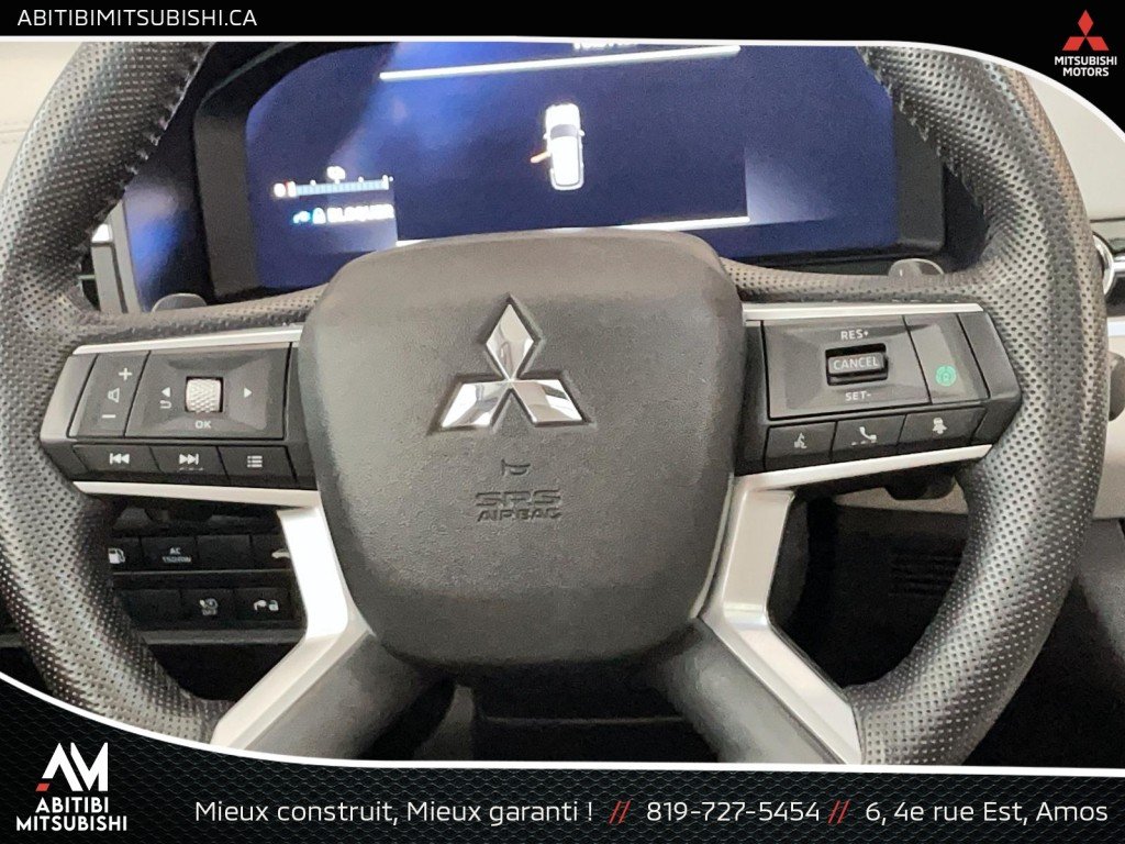 2023 Mitsubishi Outlander Plug-In Hybrid White Amos - photo #15