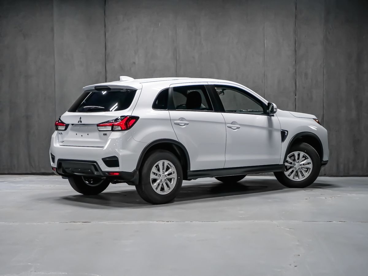 2026 Mitsubishi RVR SE White Diamond Montreal - photo #4