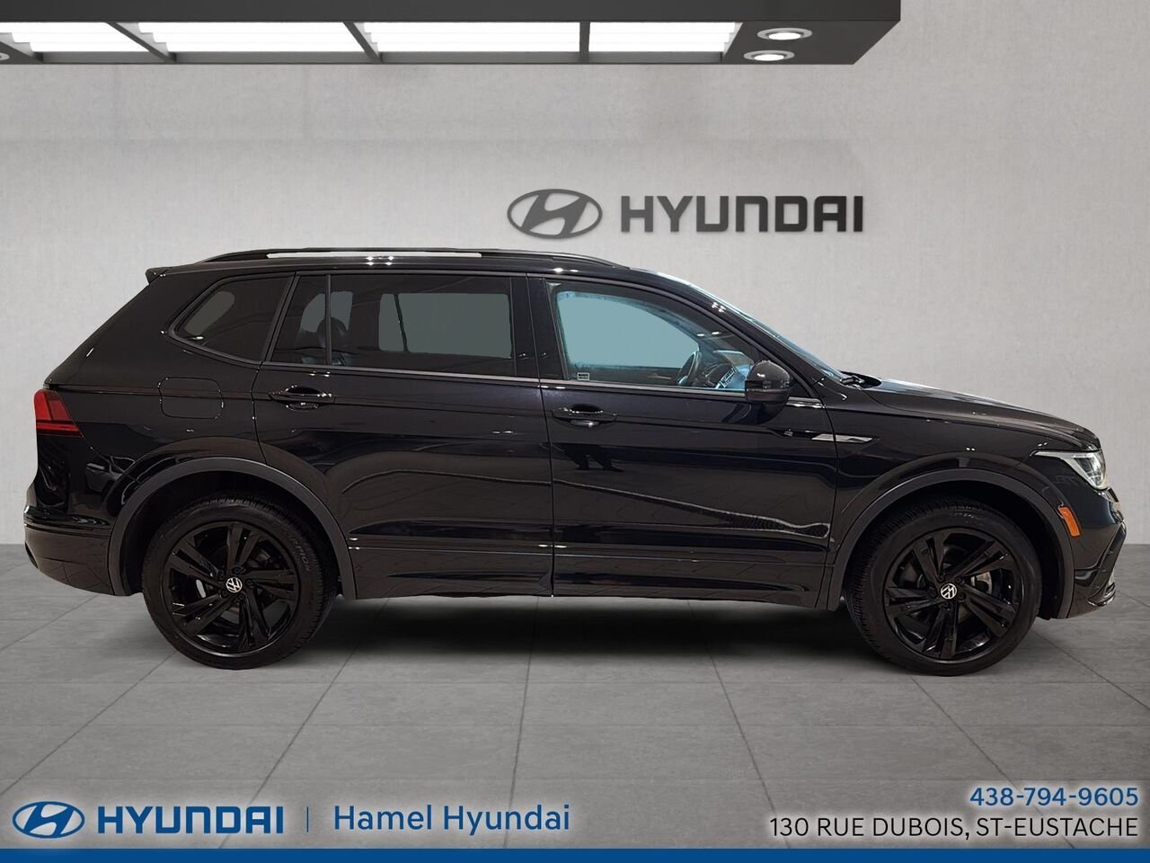 2024 Volkswagen Tiguan Black Saint-Eustache - photo #1