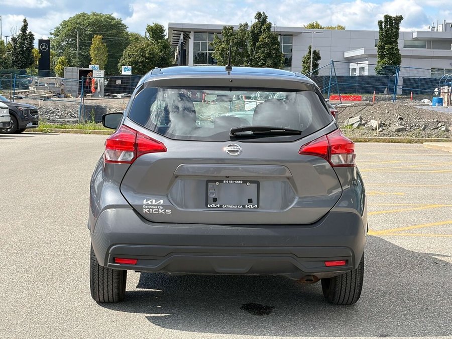 2019 Nissan Kicks S Grey
