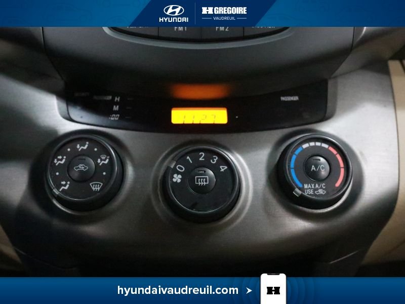 Toyota Rav 4 2011 Beige Laval - photo #23