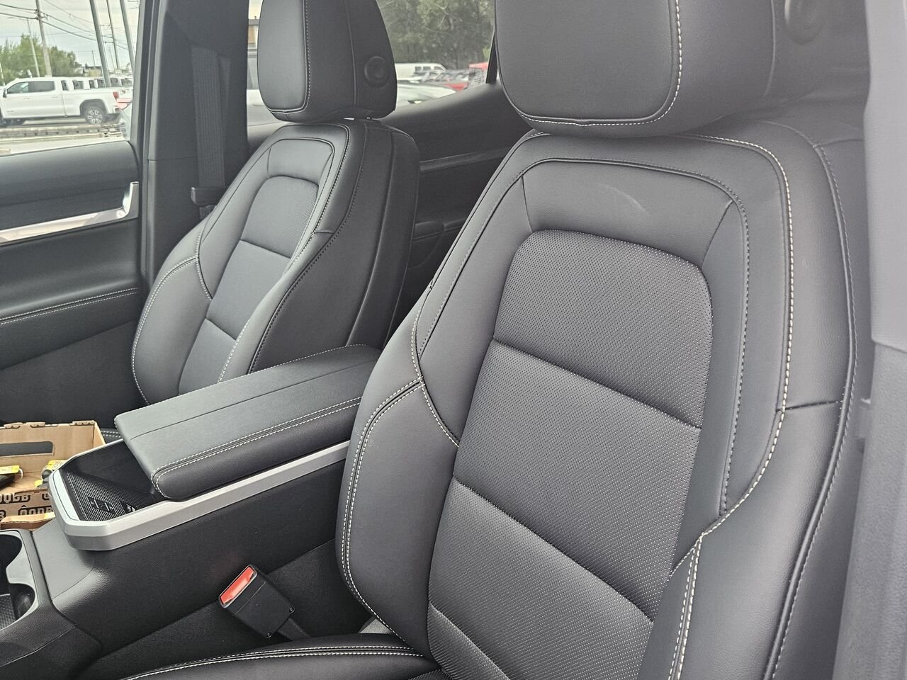 GMC Terrain Élévation 4 portes TI 2027 Blanc sommet Thetford Mines - photo #14
