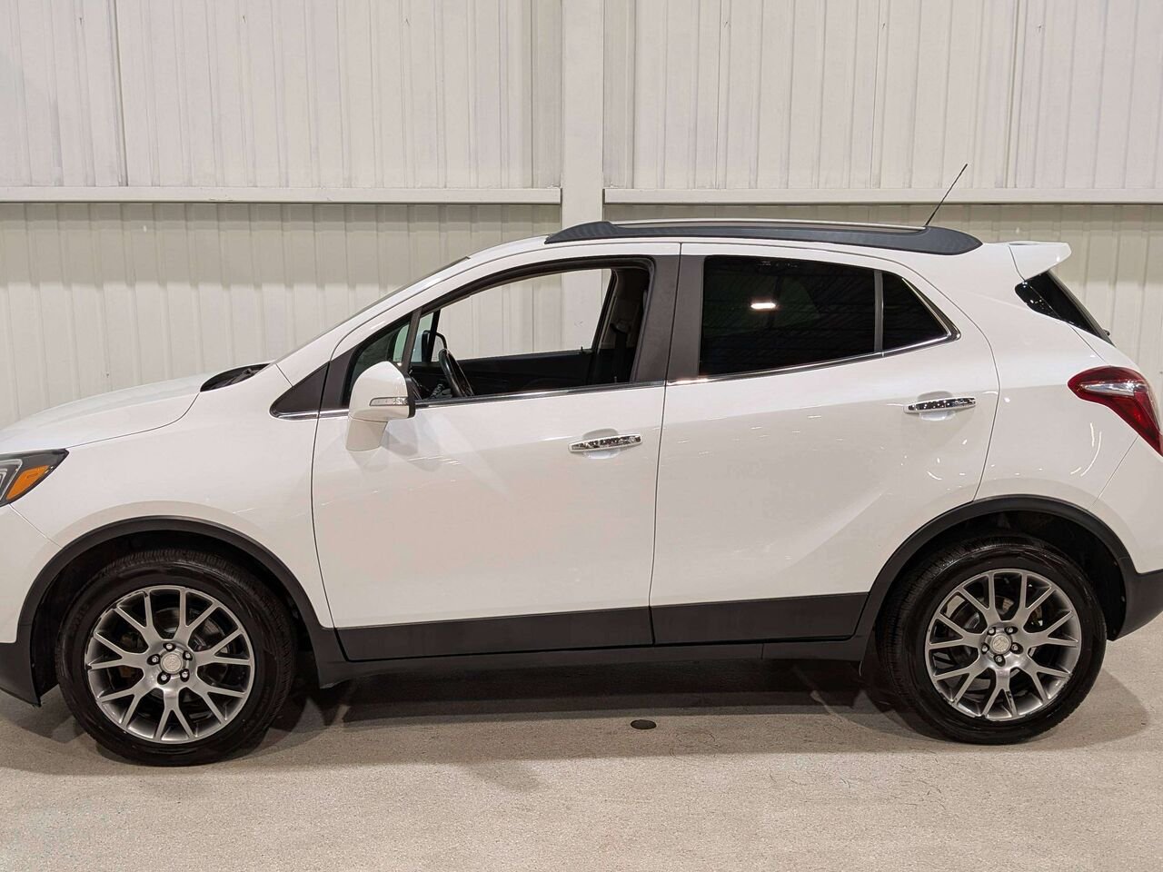 Buick Encore FWD 4dr Sport Touring 2017 Blanc Val-David - photo #4