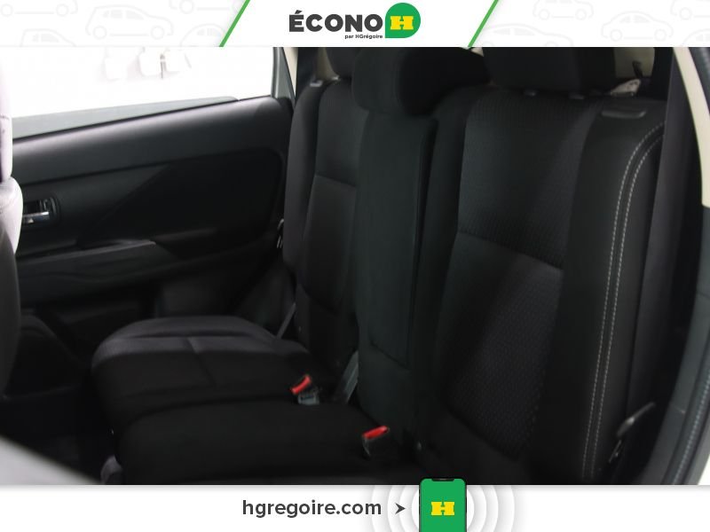 Mitsubishi Outlander 821724 | SE A/C TOIT GR ELECT MAGS 7 PASSAGERS 2017 Blanc Laval - photo #17