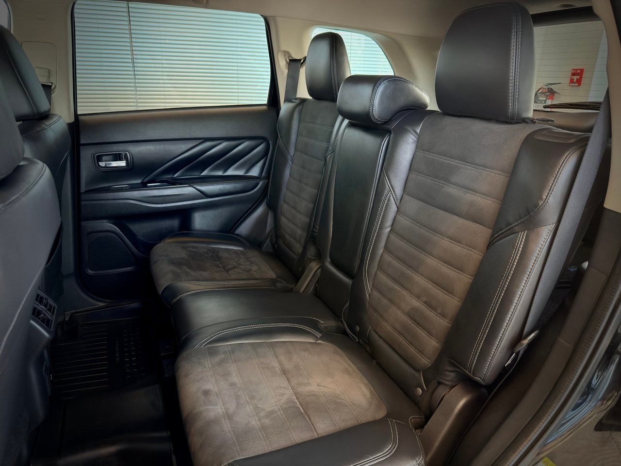 Mitsubishi Outlander PHEV 2020 Noir Notre-Dame-des-Prairies - photo #18