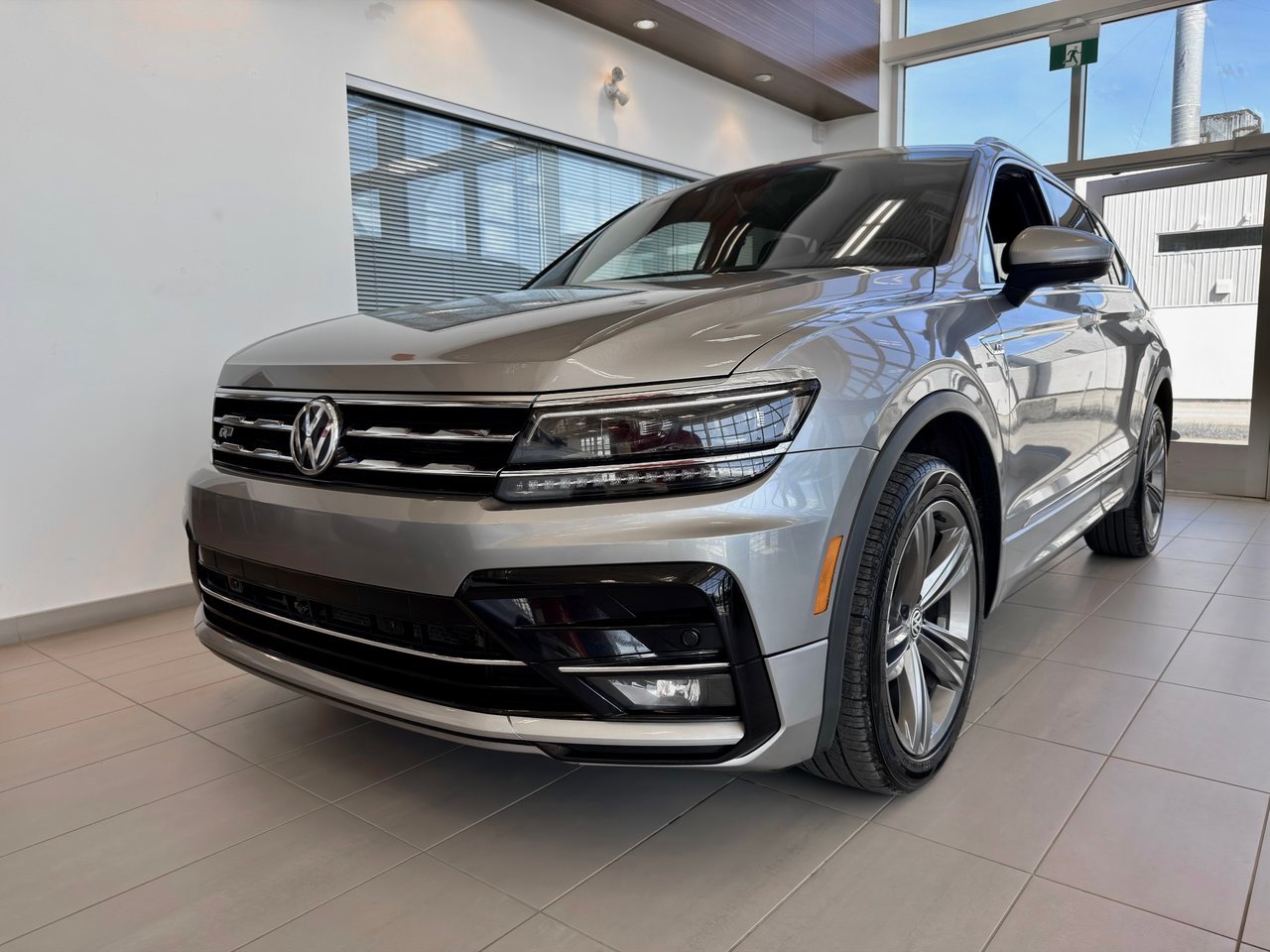 2021 Volkswagen Tiguan Silver Notre-Dame-des-Prairies - photo #13