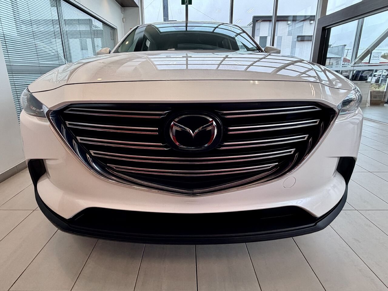 2021 Mazda CX-9 White Notre-Dame-des-Prairies - photo #5