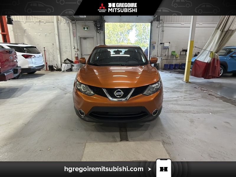 Nissan Qashqai 2017 Orange Saint-Eustache - photo #1