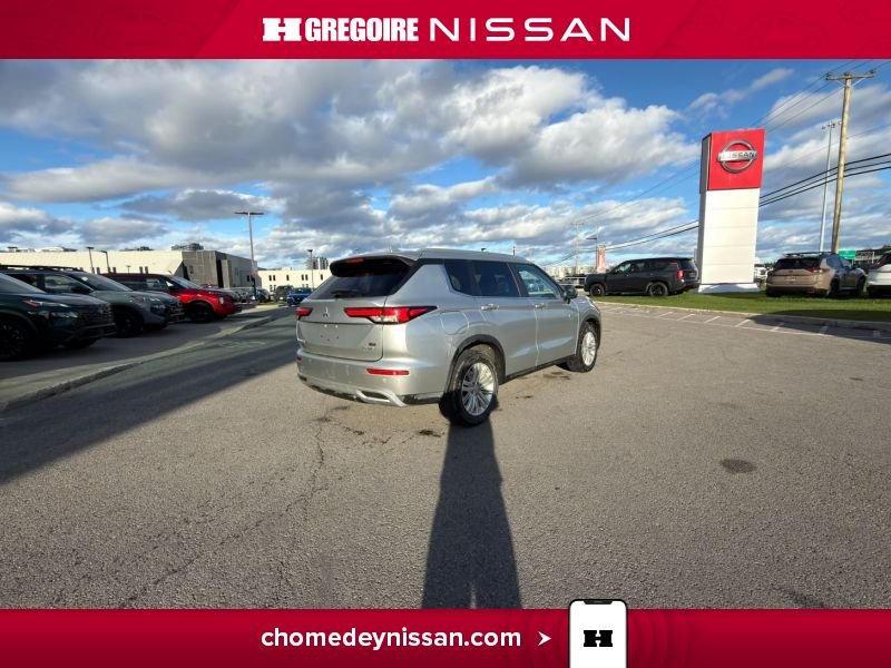 2024 Mitsubishi Outlander White Laval - photo #10