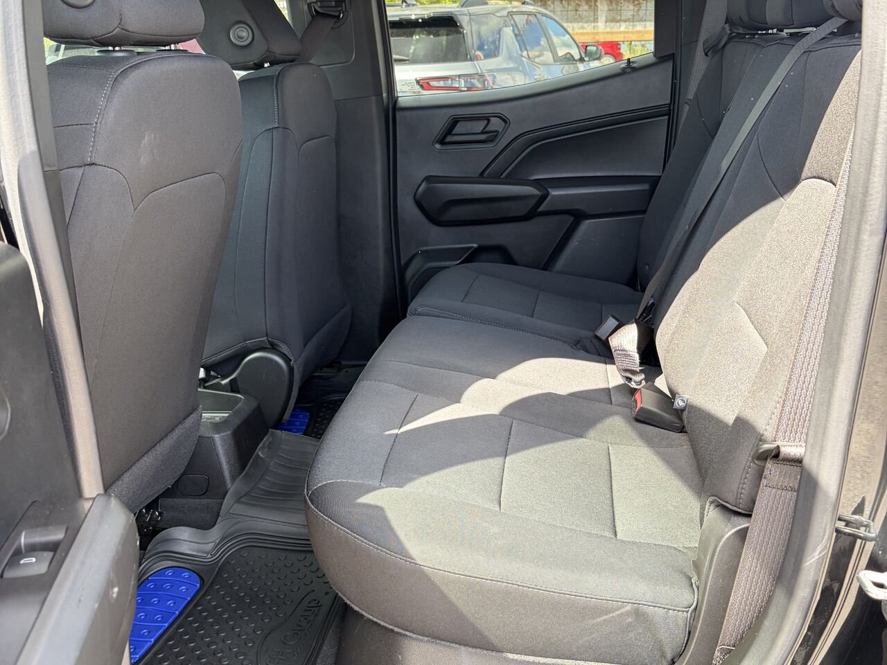 CHEVROLET COLORADO WT cabine multiplace 4RM 2024 Noir Gatineau - photo #10