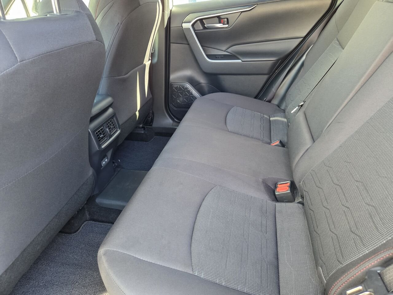 2024 Toyota RAV4 PRIME SE White Mont-Laurier - photo #13