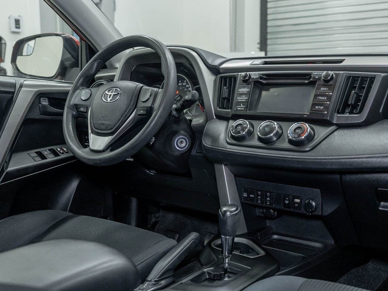 Toyota RAV4 LE *SIÈGES CHAUFF* BLUETOOTH CAMÉRA A/C USB 2016 Rouge Saint-Jérôme - photo #21