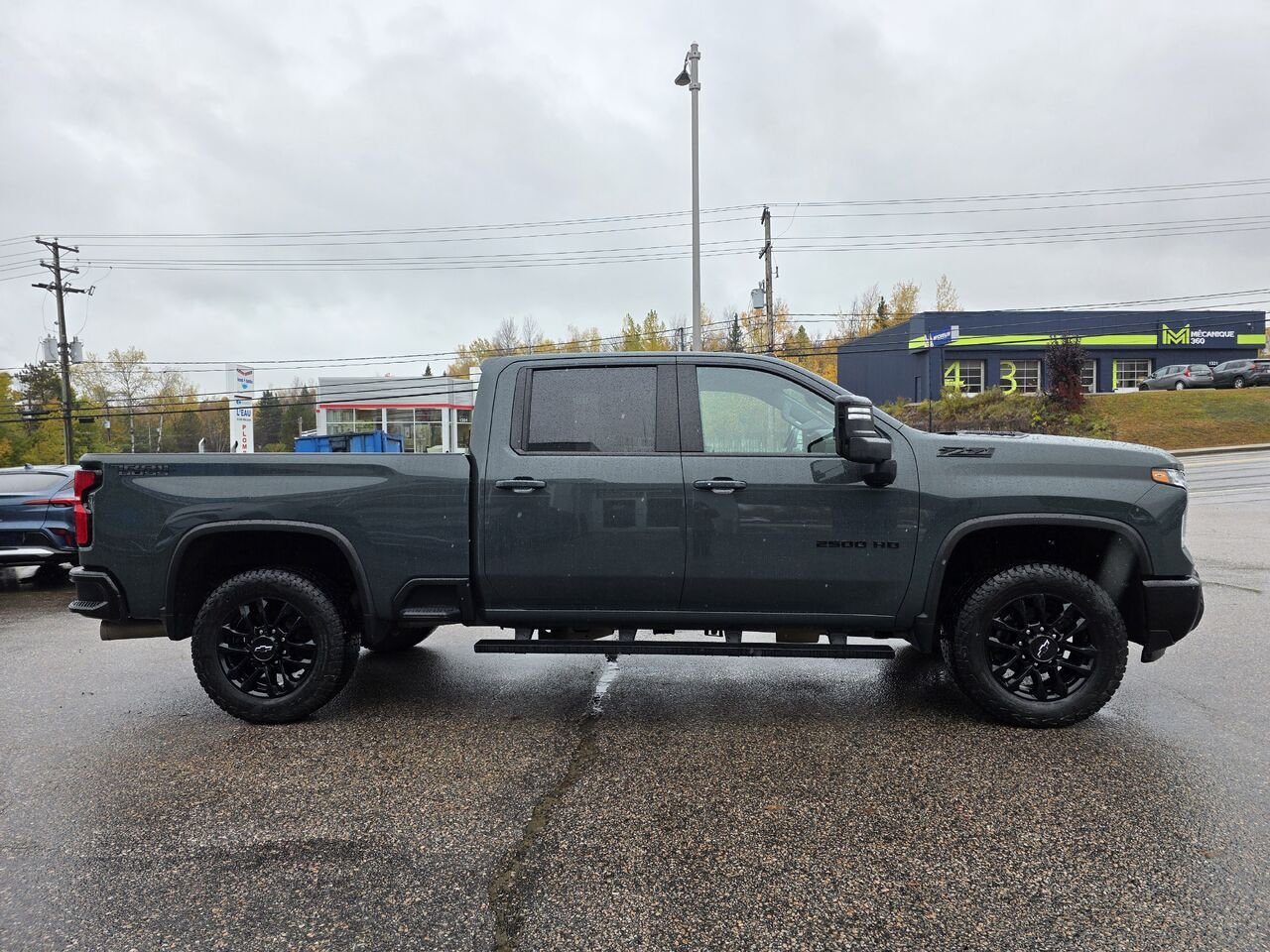 Chevrolet Silverado 2500HD LT TrailBoss 4X4 2025 Vert Mont-Laurier - photo #3