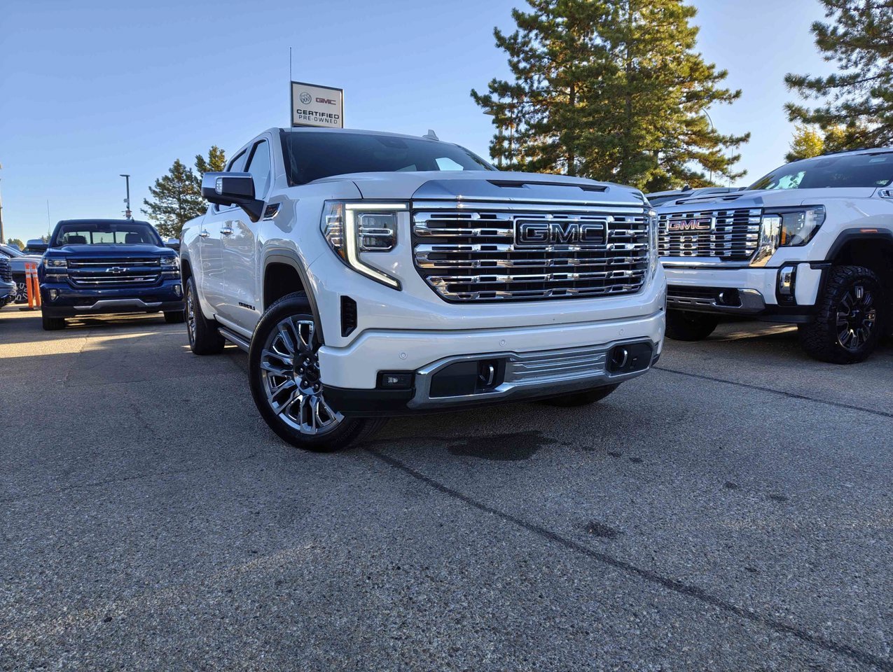 2025 GMC Sierra 1500 4WD Crew Cab 147 Denali White Sherwood Park - photo #1