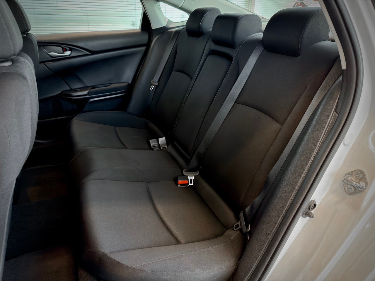 2019 Honda Civic Sedan White Notre-Dame-des-Prairies - photo #14