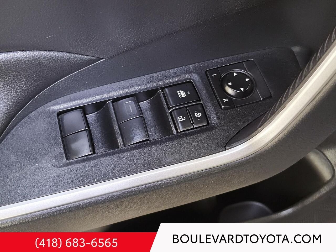 Toyota RAV4 100551A-36 | XLE 2019 Argent Québec - photo #7