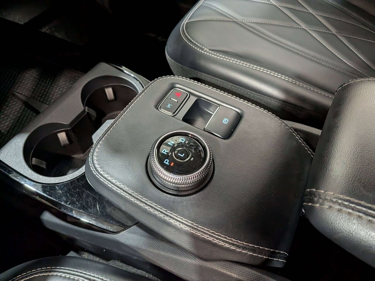 2022 Ford Mustang Mach-E Select RWD Black Val-David - photo #29