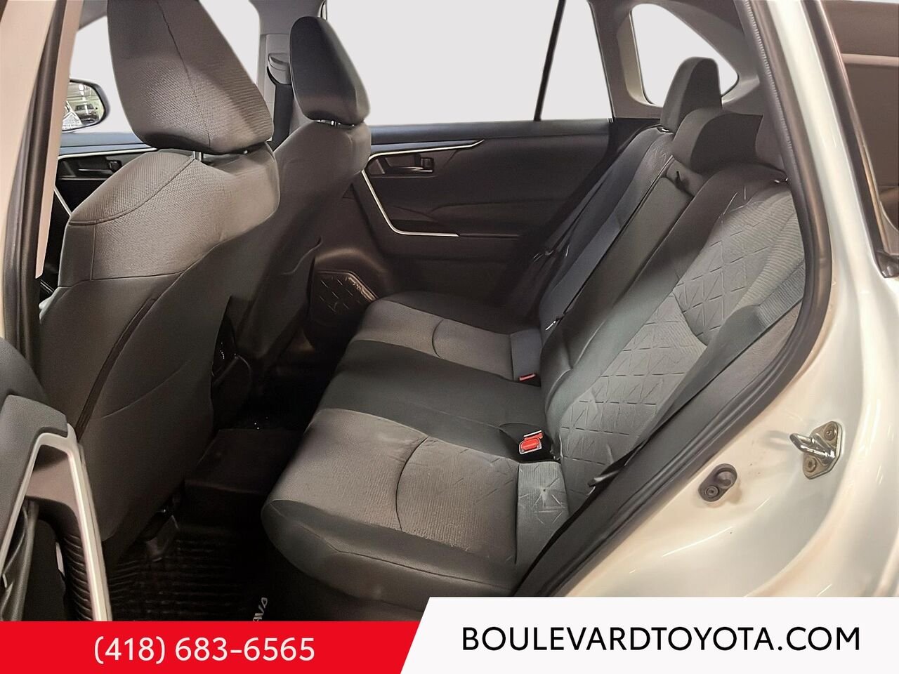 Toyota RAV4 Hybride 100742A-86 | LE, AWD 2022 Blanc Québec - photo #18