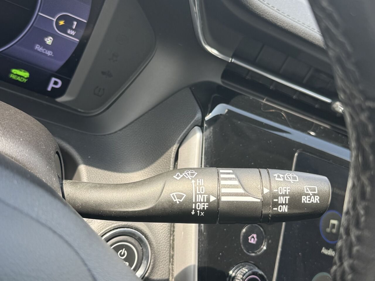 2023 Chevrolet Bolt EUV LT White Granby - photo #17