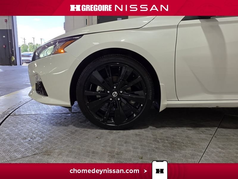 2022 Nissan Altima Black Blainville - photo #11