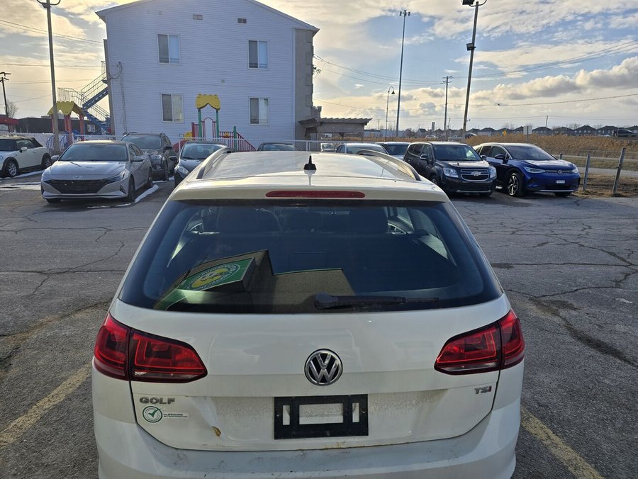 2016 Volkswagen Golf familiale sport 2016 White