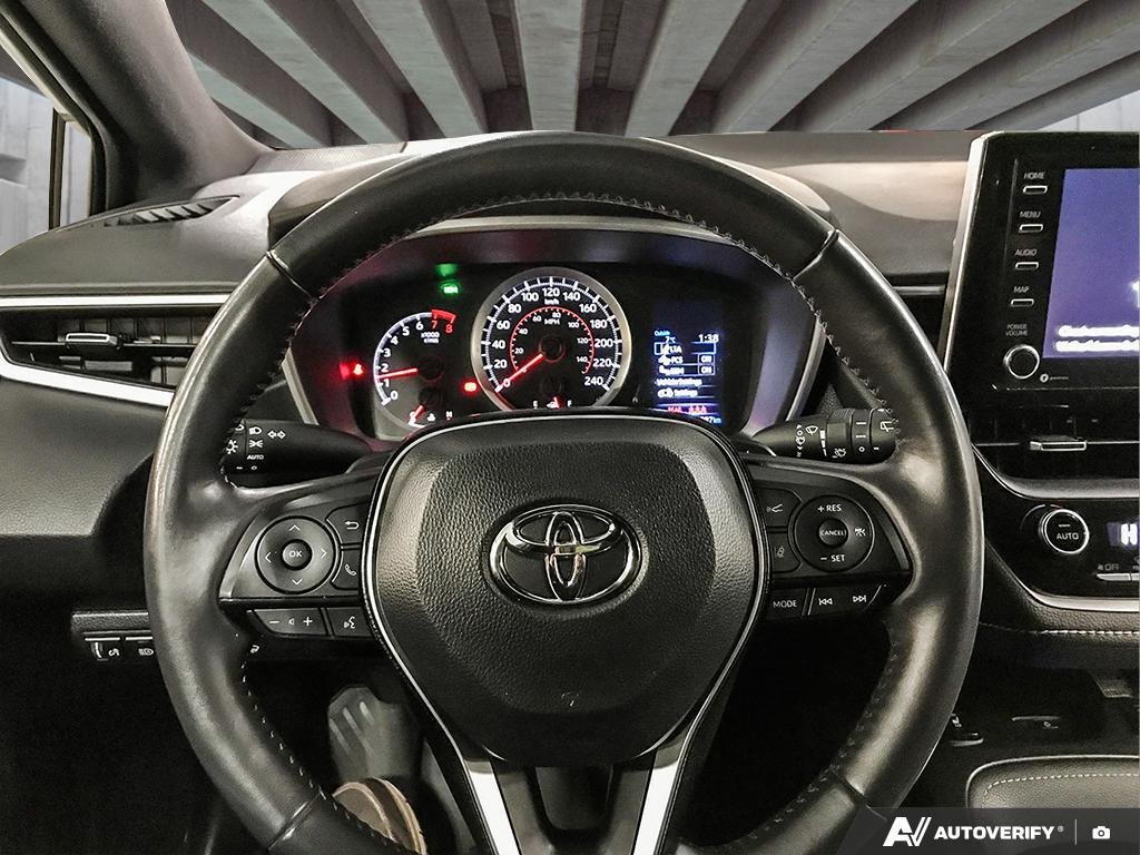 2020 Toyota Corolla Hatchback 2602172B | CVT White Edmonton - photo #13