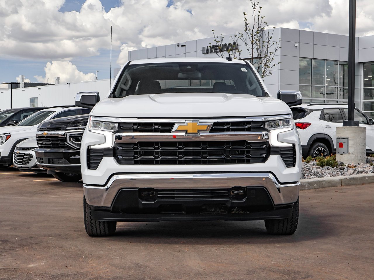 2025 Chevrolet Silverado 1500 4WD Crew Cab 147 LT White Sherwood Park - photo #2