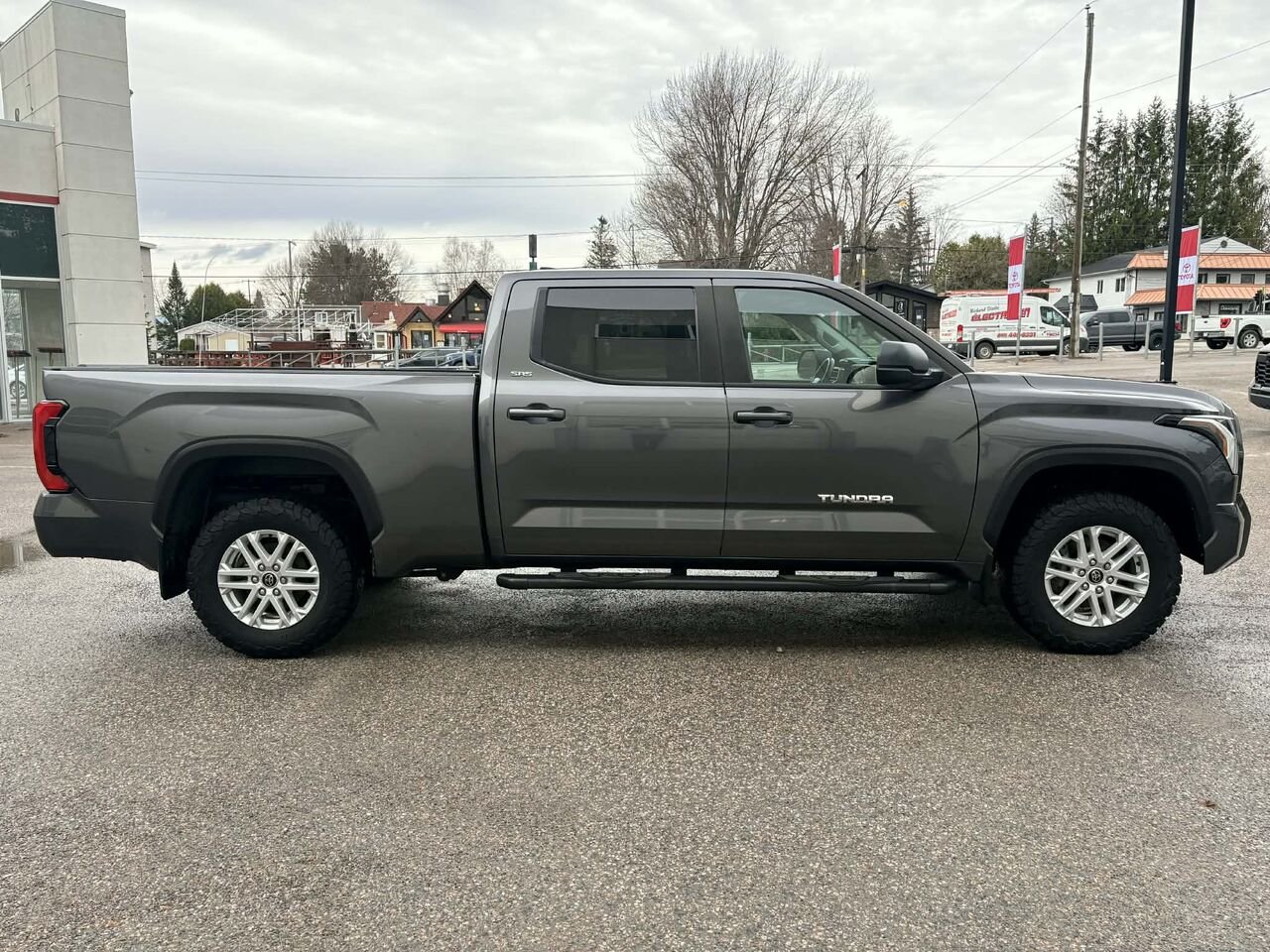 Toyota TUNDRA 2024 Gris Mont-Laurier - photo #3