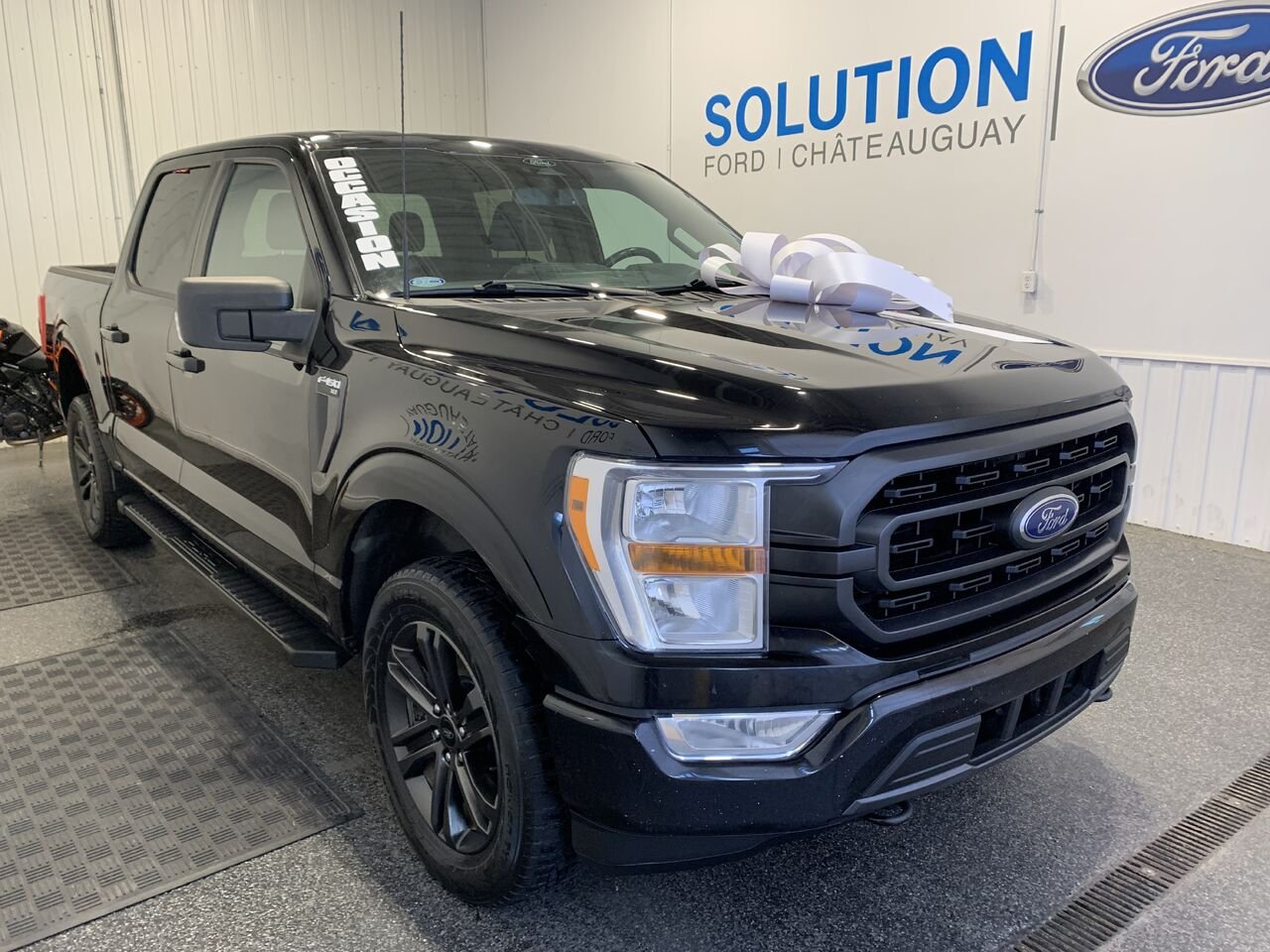 2022 Ford F-150 XLT cabine SuperCrew 4RM caisse de 5,5 pi Black Châteauguay - photo #4