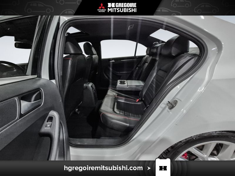2014 Volkswagen Jetta White Laval - photo #29
