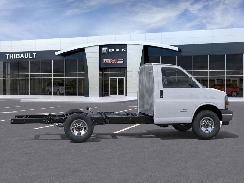 GMC Fourgonnette commerciale tronquée Savana 3500 fourgonnette 139 po 2026 BLANC SOMMET
