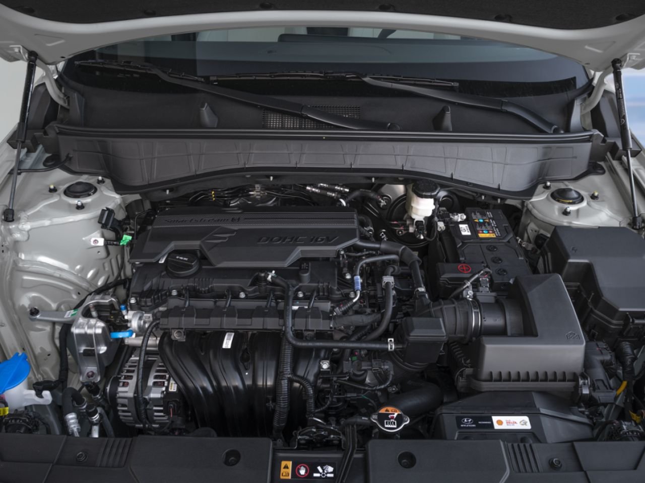 2027 Hyundai Kona White Blainville - photo #6