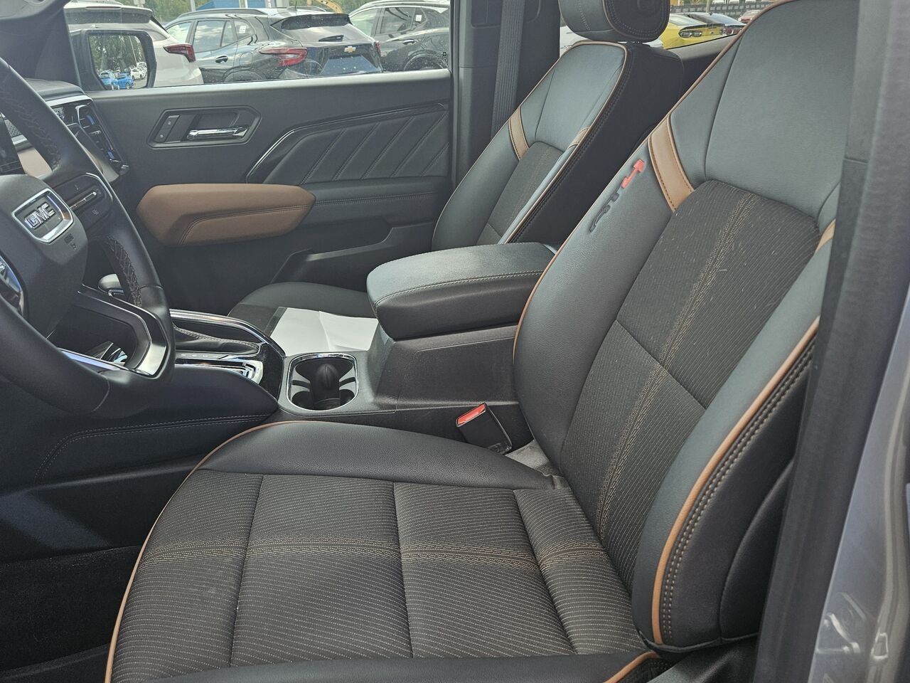 2024 GMC Canyon AT4 cabine multiplace 4RM Grey Thetford Mines - photo #13