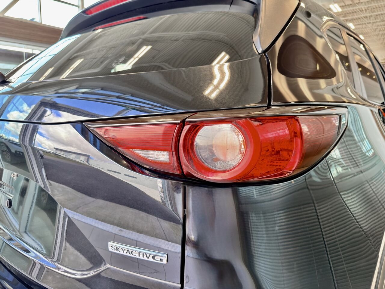 2021 Mazda CX-5 Black Notre-Dame-des-Prairies - photo #10