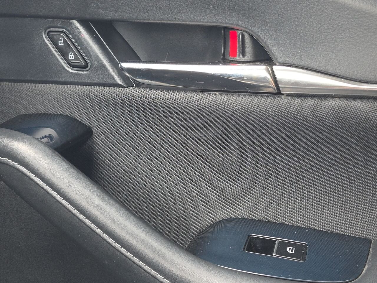 2023 Mazda CX-30 GS TI, INTÉGRALE, SIÈGES CHAUFFANTS, AUXILIÈRE, VOLANT CHAUFFANT Red Val-David - photo #18