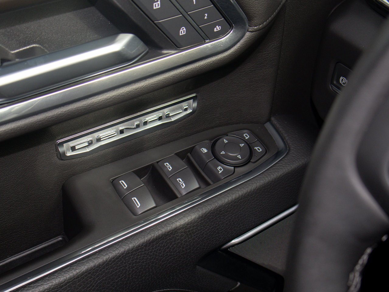 2025 GMC Sierra 1500 4WD Crew Cab 147 Denali Black Sherwood Park - photo #21