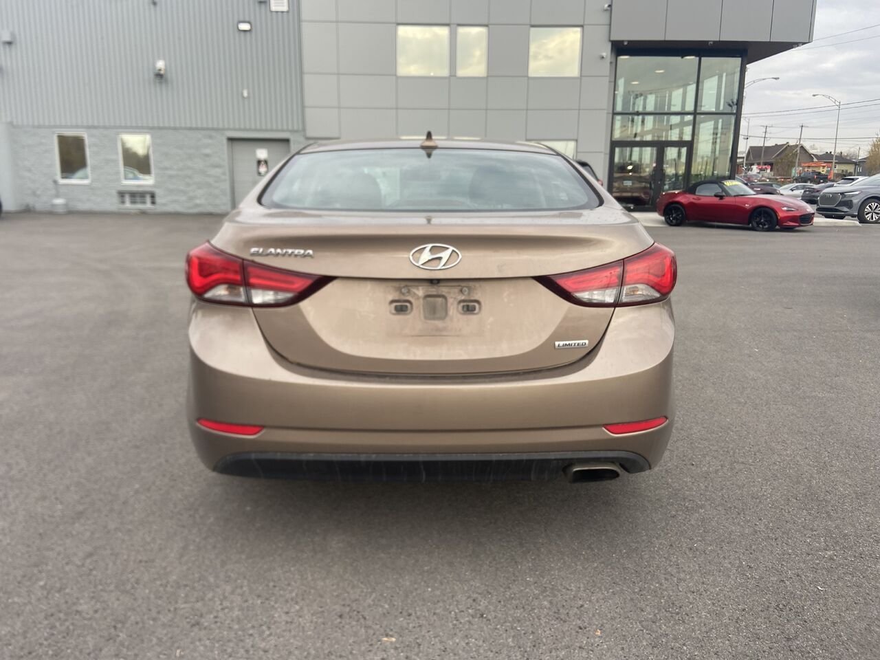 Hyundai Elantra LIMITED | TOIT OUVRANT | CUIR | CAMERA DE RECUL | GARANTIE 1 AN INCLUSE *579-888-9954* TEXTOS 2014 Brun Saint-Jérôme - photo #5