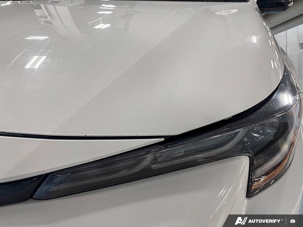 2020 Toyota Corolla Hatchback 2602172B | SE, well maintained local trade in White Edmonton - photo #7