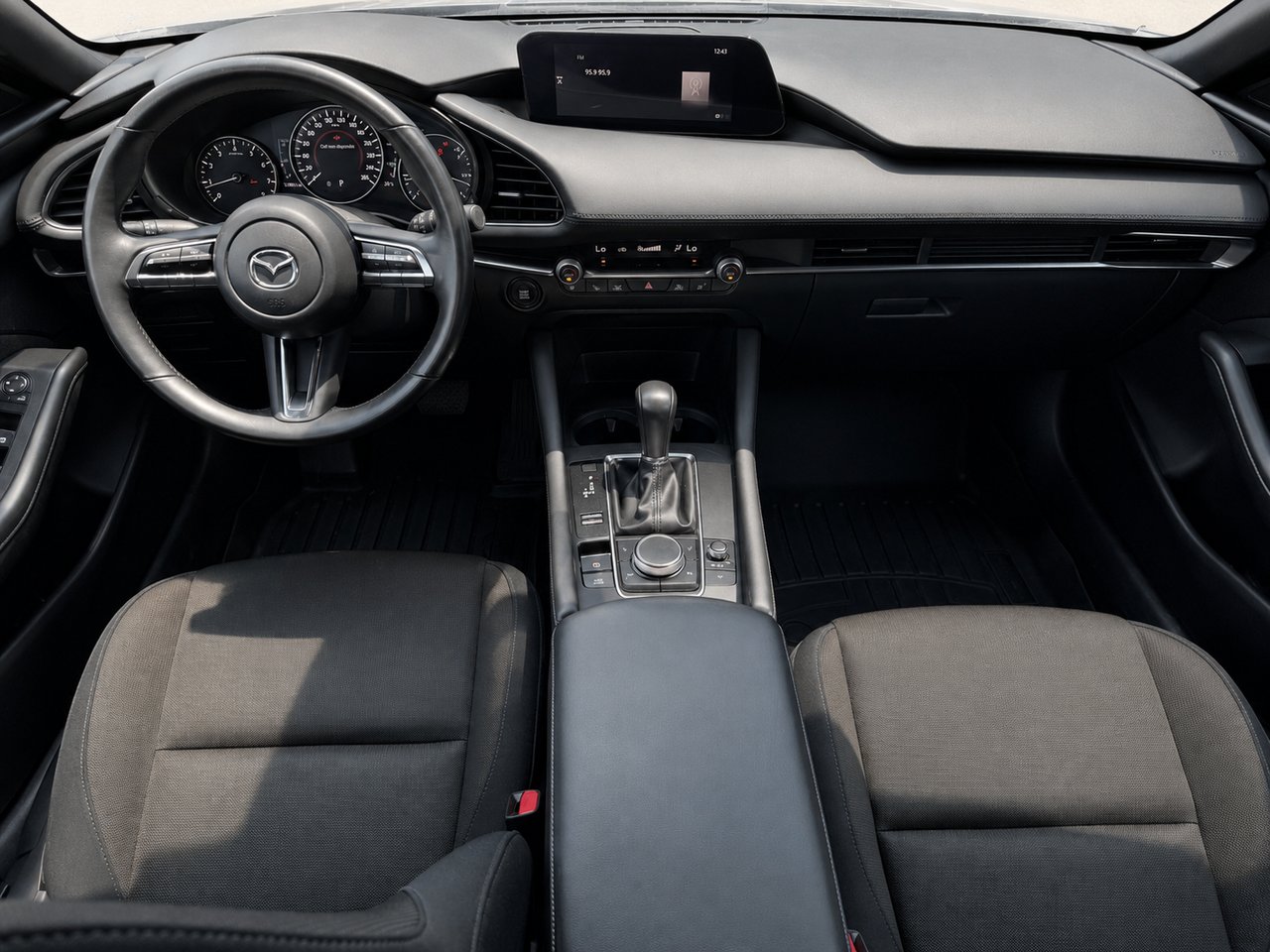 Mazda Mazda3 Sport JAMAIS ACCIDENTÉ / AWD (4X4) / APPLE CARPLAY ET ANDROID AUTO 2023 Gris Châteauguay - photo #6