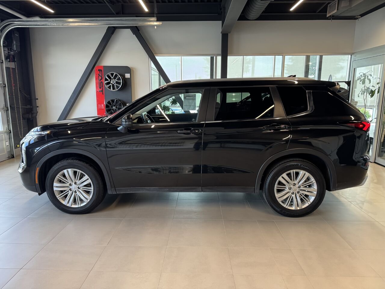 Mitsubishi Outlander 2024 Noir Saint-Eustache - photo #1